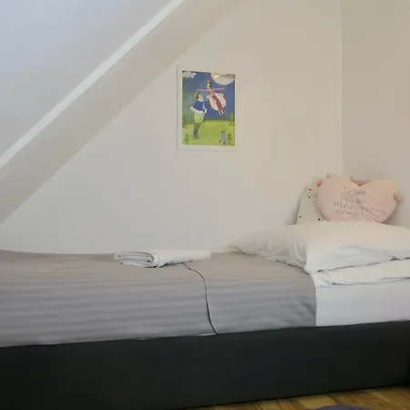 Dom *